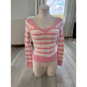 Vintage Y2K rare aeropostale small v neck cable knit sweater